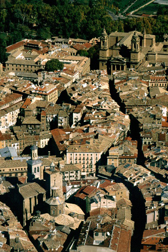 Las Cortes de Navarra se reunieron en numerosas ocasiones en la catedral de Pamplona.